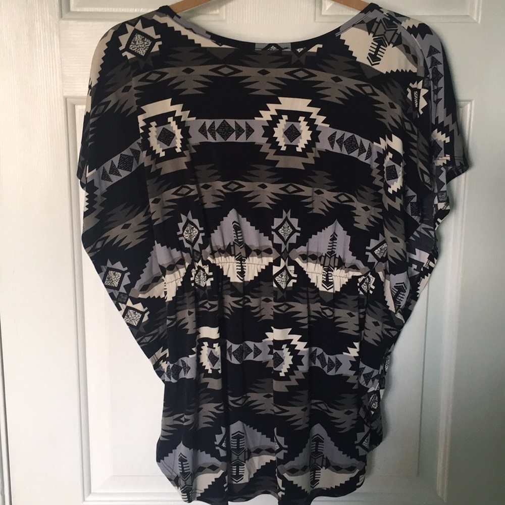 Patterned Blouse - Picture 3 of 4